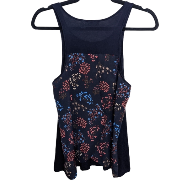 Hinge Tank Top 🌿✨ - Picture 2 of 5